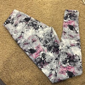 Lululemon wunder under high rise leggings. Size 4.